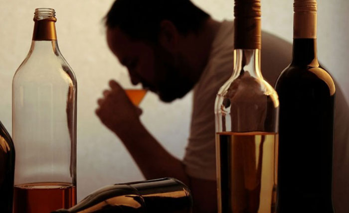 Запойный алкоголизм - основная причина алкогольного гепатоза