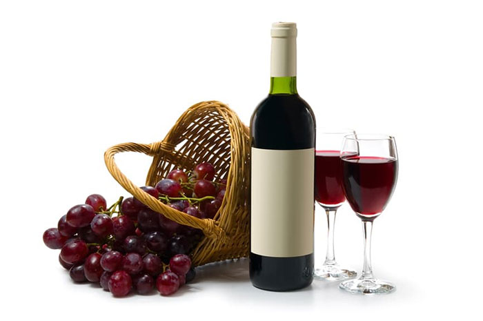 Полифенолы в составе вина, употребляемого в меру, благоприятно влияют на организм
