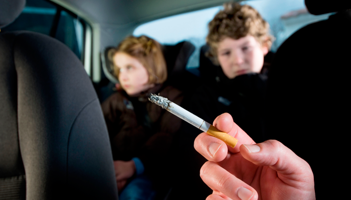 Штраф за курение в машине при наличии детей в некоторых странах
