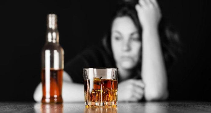 Употребление алкоголя при приеме Постинора может снизить эффективность препарата