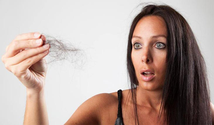 Выпадение волос - реакция организма на никотиновую интоксикацию 
