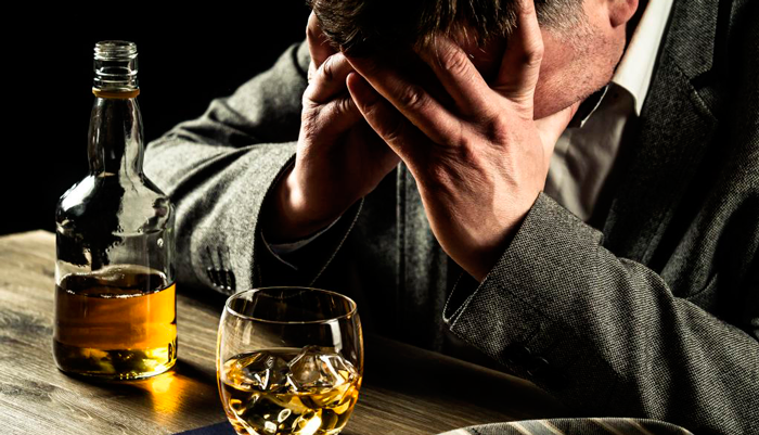 Чувство депрессии и стыда при алкогольной ломке