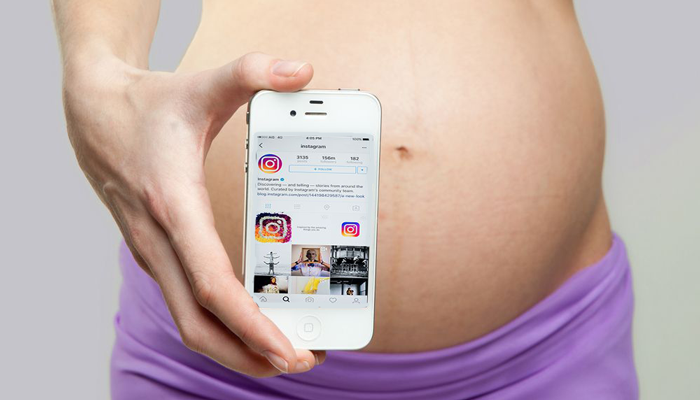 Пользование Инстаграмом беременной женщиной