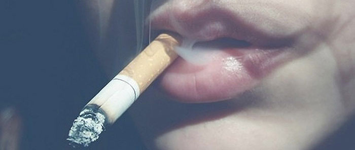 Специалисты утверждают, что согласно статистике заболеванию раку губы более подвержены курильщики
