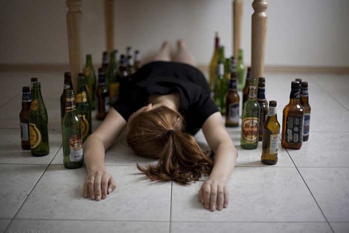 Девушка больна алкоголизмом