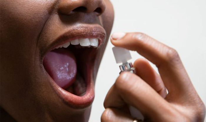 Медицинские средства помогут устранить запах перегара в полости рта