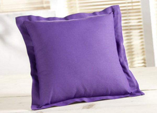 Фиолетовая подушка
