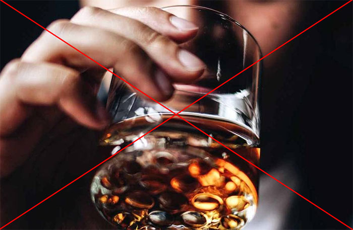 Врачи категорически не рекомендуют совмещать препарат Метотрексат с алкоголем
