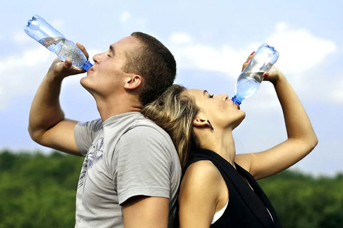 Обильное питьё, свежий воздух и здоровое питание помогут быстрее вывести никотин из организма