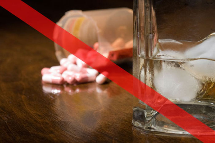 Азитромицин с алкоголем совмещать врачи не рекомендуют