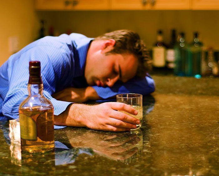 Чрезмерное употребление алкоголя губительно влияет на все органы и системы человека