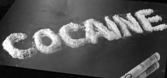 Употребления кокаина вызывает сильную психологическую зависимость